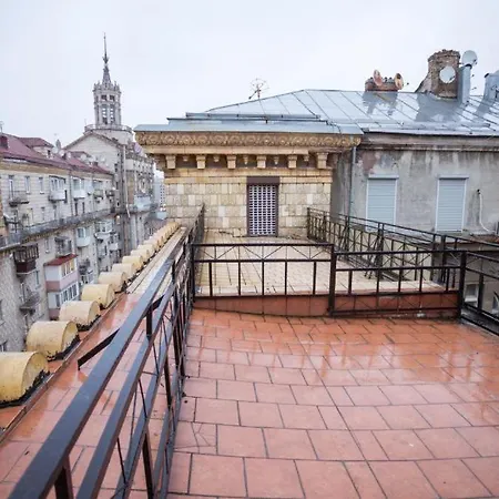 Апартаменти Khreshchatyk 911 Київ